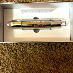 VÄLAÍSS Switzerland superior instant lifting Gel